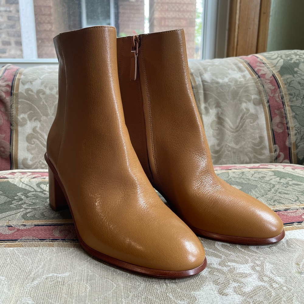 Tory Burch Brooke Stamped Heel Leather Bootie. Size 7.5 Women 
N3-1